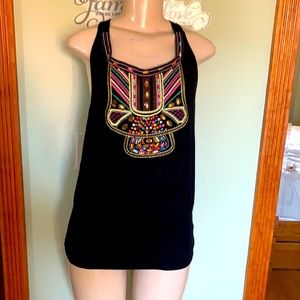 Sleeves top with unique embroidery